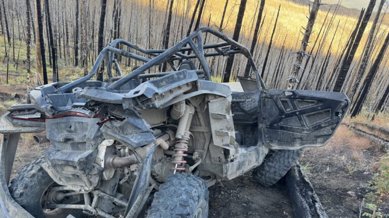 Alerta automática de iPhone ayuda a localizar a dos personas gravemente heridas tras accidente en Stillwater Pass