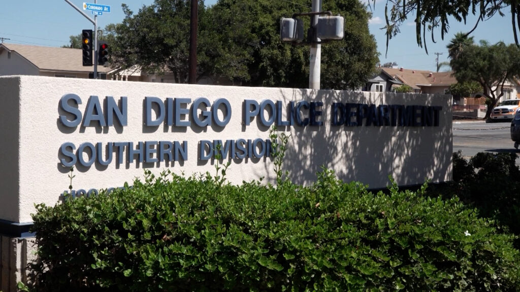 Reabre estación de policía en San Diego tras cierre por posible moho