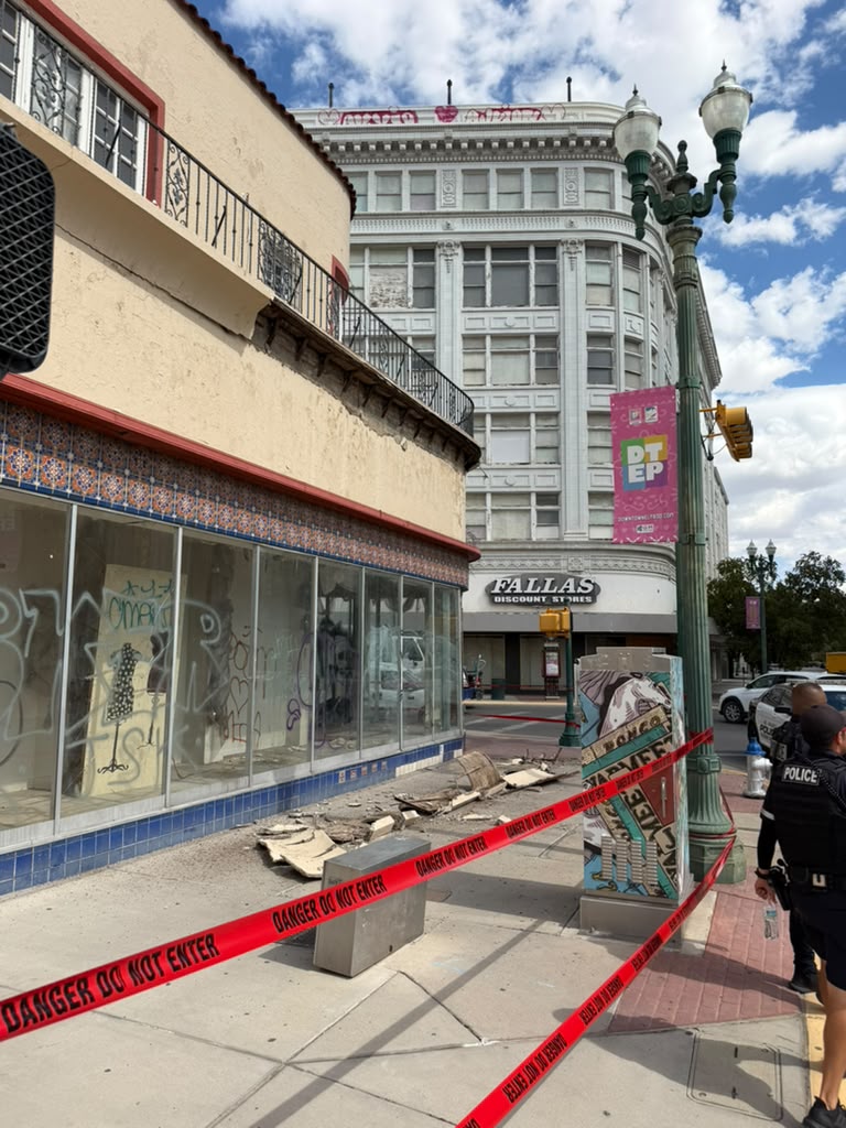 🚨 ÚLTIMA HORA | PERSONA LESIONADA TRAS COLAPSO DE EDIFICIO EN EL CENTRO DE EL PASO