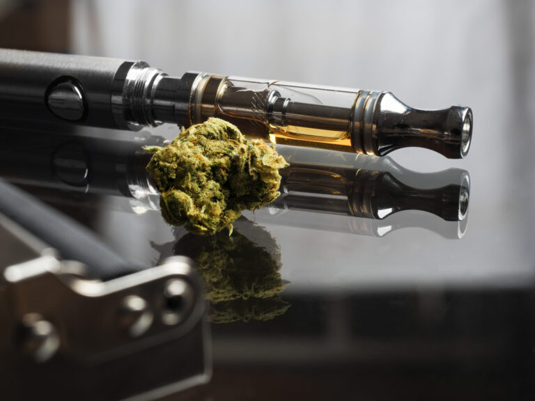 Amplían alerta sanitaria por vaporizadores de marihuana vendidos en 504 tiendas de Colorado