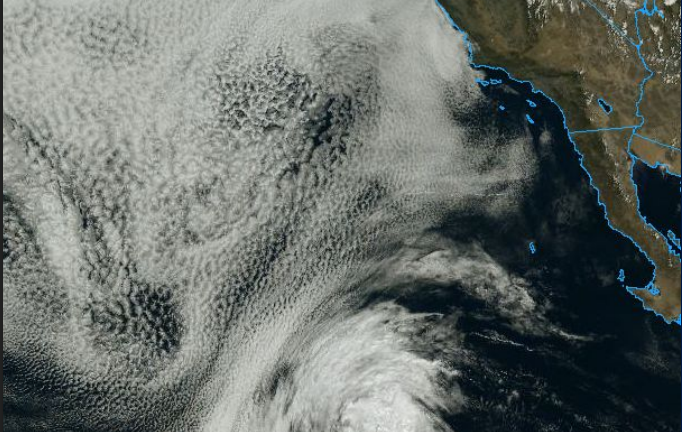 Rachel se degrada a ciclón postropical, pero mantiene riesgos de lluvias e inundaciones