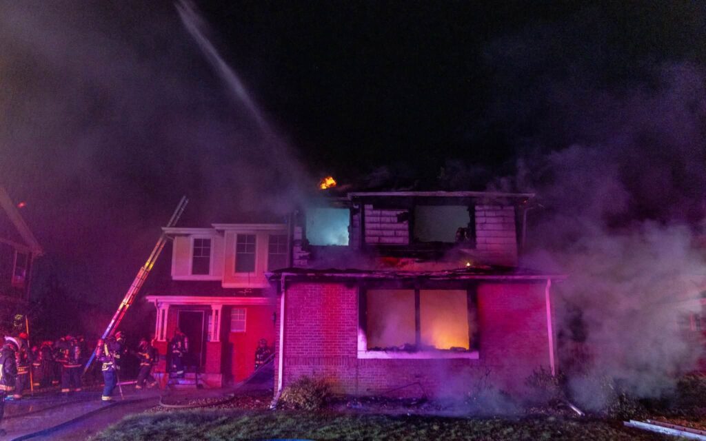 GALERÍA: Incendio en vivienda de Aurora deja una persona gravemente herida y cuatro desplazados