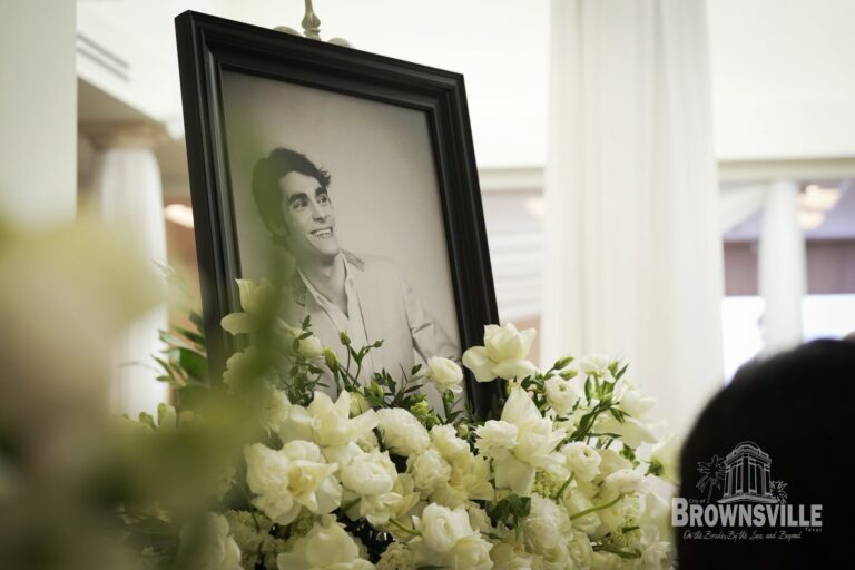 Brownsville honra el legado de RJ Mitte por su apoyo a las artes, la educación y las personas con discapacidad