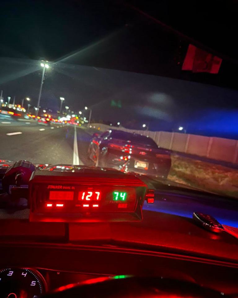 Conductores son sorprendidos a 127 y 107 mph durante operativo contra carreras ilegales en Commerce City