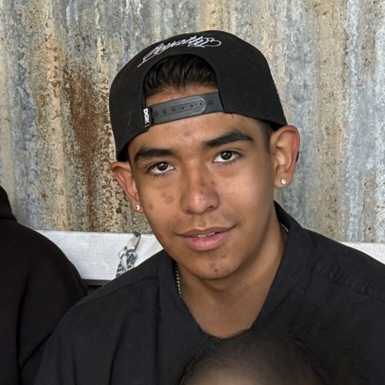 Buscan a adolescente de 15 años desaparecido en Golden, Colorado; emiten alerta especial