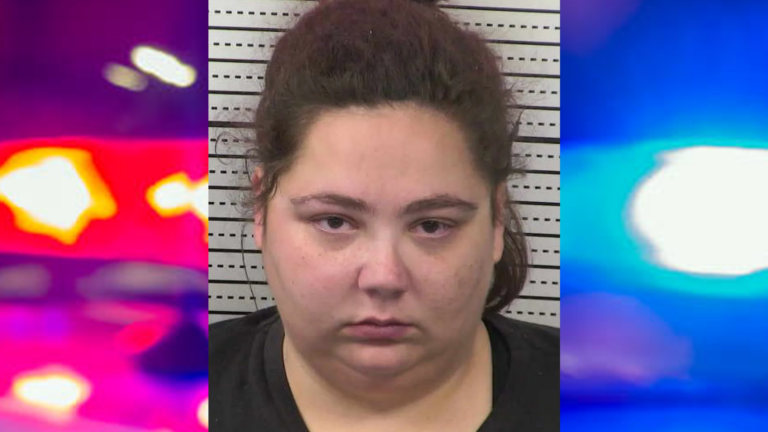 Arrestan a mujer en Doña Ana por presunto abuso infantil contra su hija de 6 años