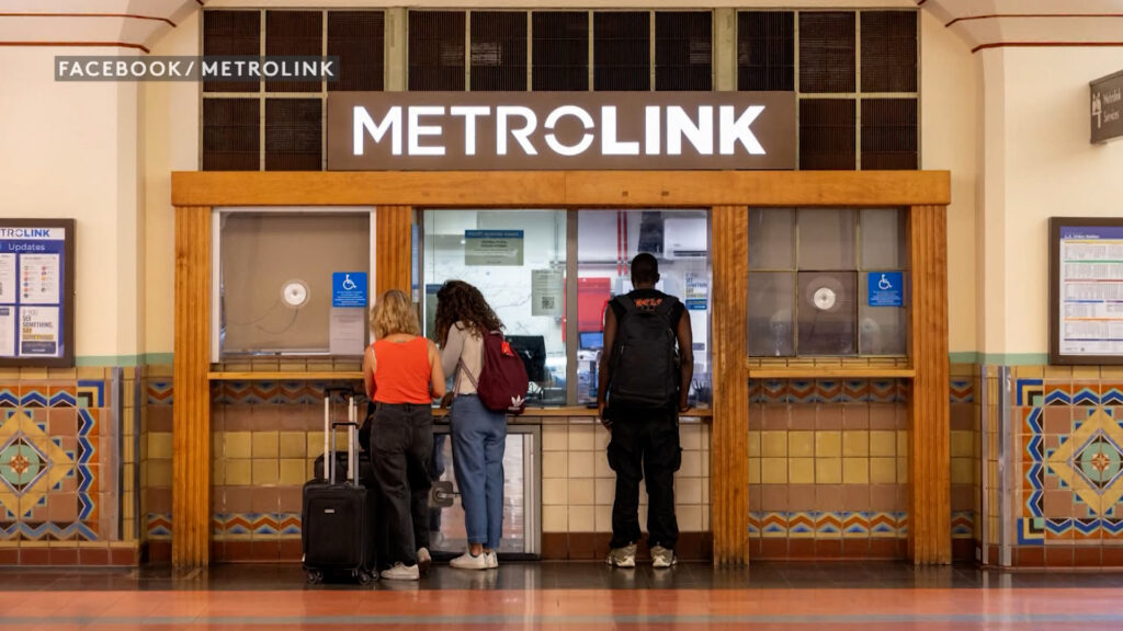 Metrolink suspenderá trenes entre Oceanside y Laguna Niguel por cinco días debido a mareas altas