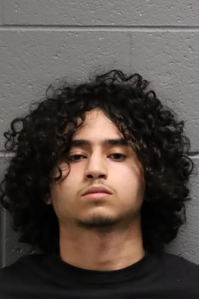Arrestan a joven de 18 años por presuntos robos en vehículos en Connecticut